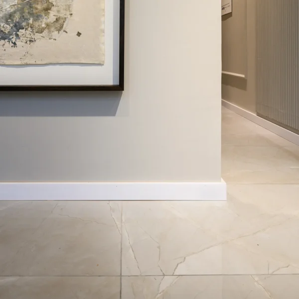 Zocalo colocado en habitacion